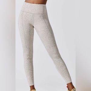 Varley Bedford tight in Sky Cheetah